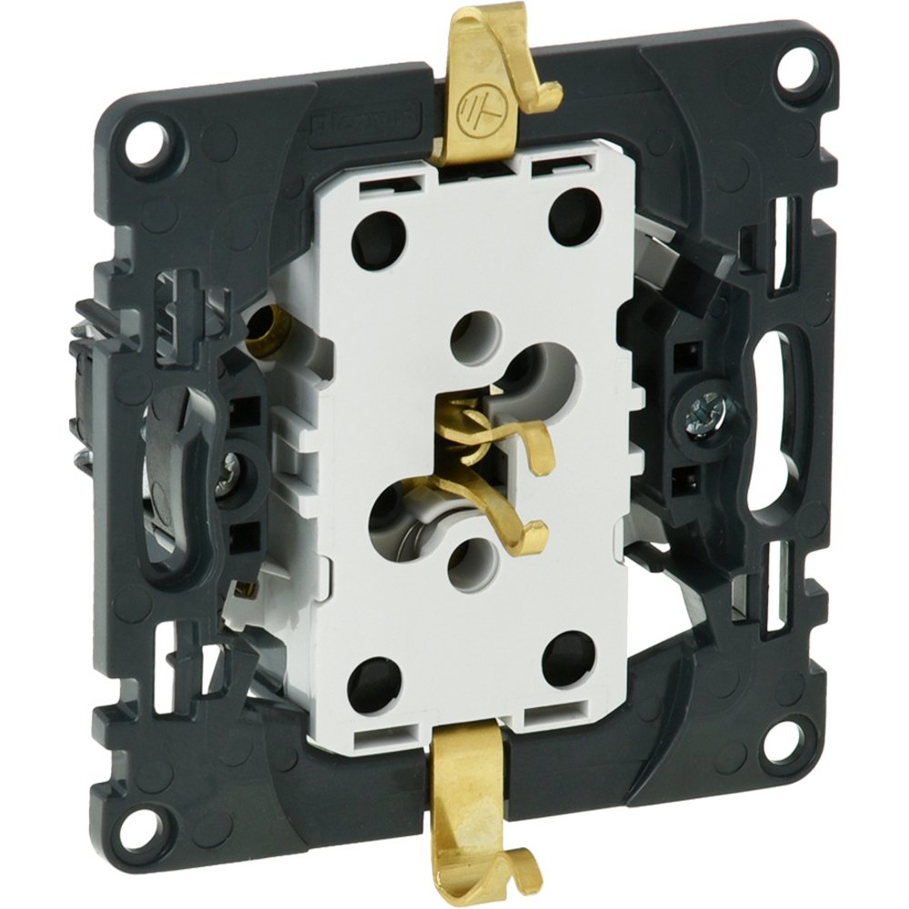 

LEGRAND Schuko 16А 250В с шторками Valena IN'MATIC (753031)